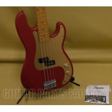 037-9530-554 Squier 40th Anniversary P- Bass Vintage Edition Satin Dakota Red Gold Pickguard 0379530554