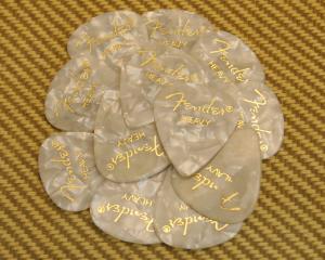 098-0351-905 Fender Heavy 351 White Moto Guitar Picks 0980351905