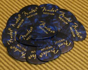 098-0351-802 Fender Medium 351 Blue Moto Celluloid Guitar Picks 0980351802