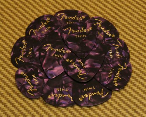 098-0351-776 Fender Thin 351 Purple Moto Guitar Picks