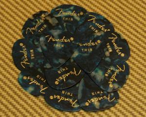 098-0351-708 Fender Thin 351 Turquoise Celluloid Moto Guitar Picks 0980351708