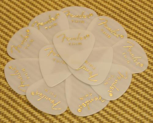 098-0351-780 Fender Thin White Celluloid 351 Picks