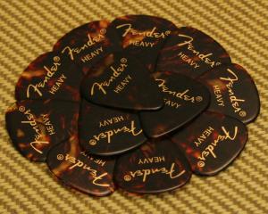 098-0351-900 Fender Heavy Tortoise Celluloid 351 Picks 0980351900 