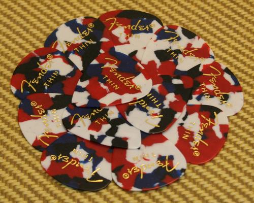 098-0351-750 Fender Thin Confetti Celluloid 351 Picks